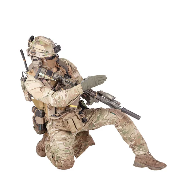 Vojenský seržant ukazující směr útoku palmou — Stock fotografie