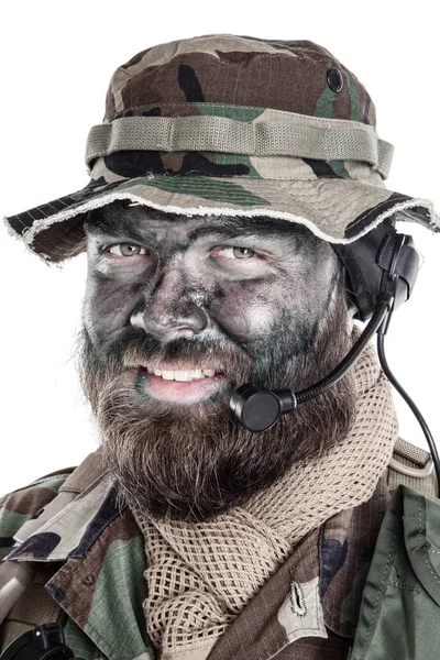 Soldado comando aislado hombro estudio retrato blanco — Foto de Stock