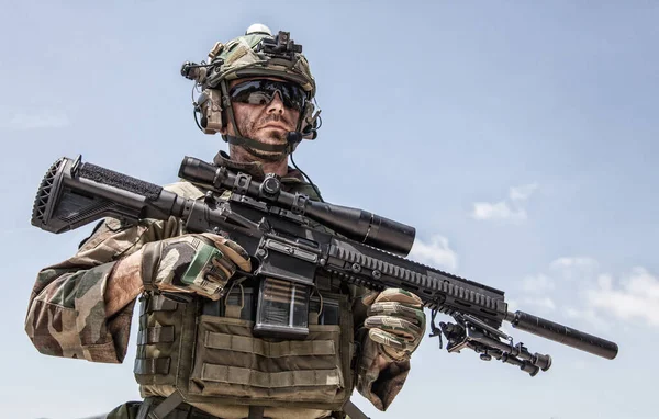 歩兵を装備した陸軍特殊部隊の肖像 — ストック写真
