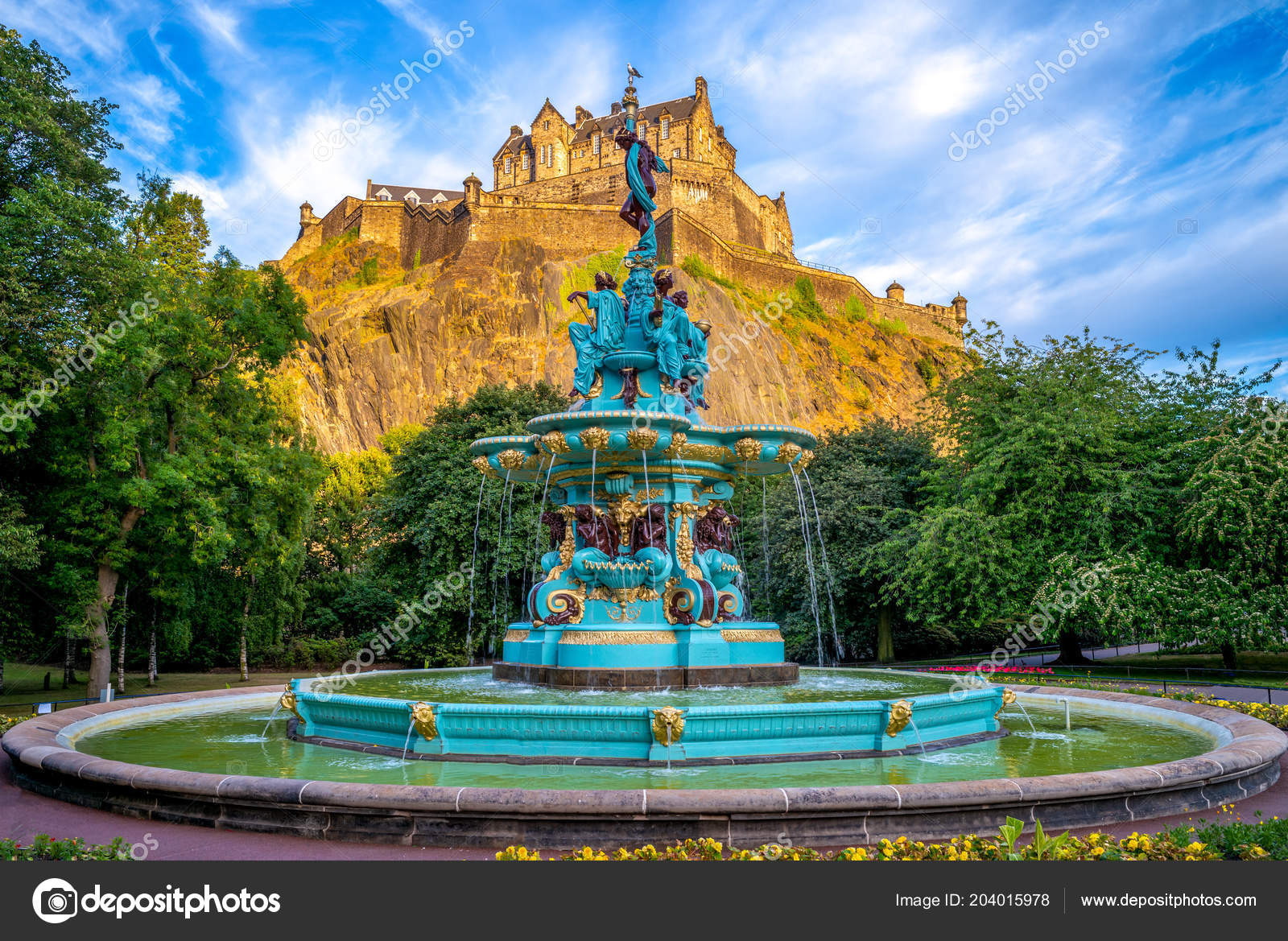 Castillo Edimburgo Fuente Ross — Foto de stock #204015978 © richie0703