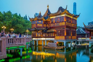 yu yuan bahçede görünümünü gece shanghai, Çin