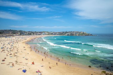 Avustralya 'da Sydney yakınlarındaki Bondi Plajı manzarası.