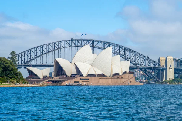 Sydney, Avustralya - 5 Ocak 2019: sydney opera binası, 20.yüzyılın en ünlü ve farklı binalar