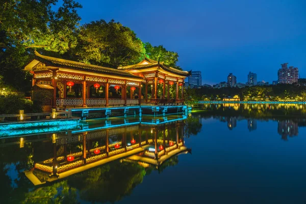 Парк West Lake Китайском Городе Фуцзянь Ночью — стоковое фото