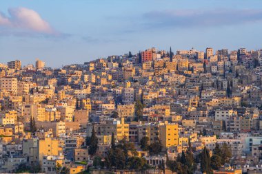 Amman, Ürdün, başkenti alacakaranlıkta manzarası