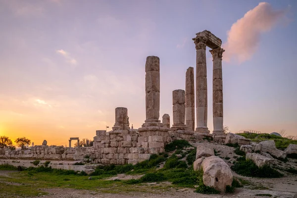 Храм Геркулеса Цитадели Аммана Иордании — стоковое фото