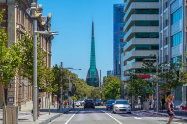 perth cadde görünümü kuğu çan kulesi ile