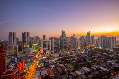 Manila, Filipinler Makati silueti