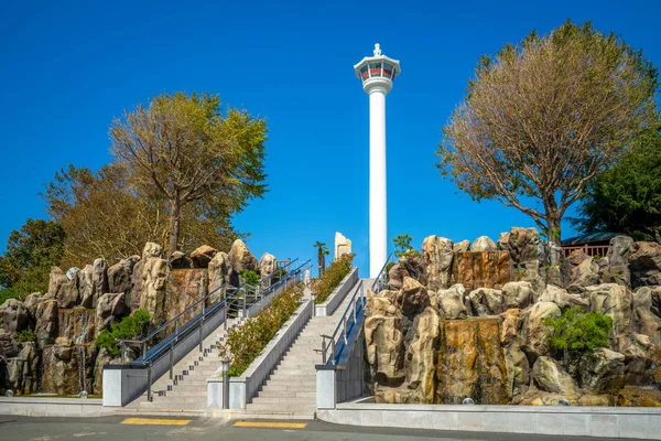 Yongdusan Park Mit Glockenpavillon Und Busanturm — Stockfoto