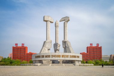 Pyongyang, Kuzey Kore - 29 Nisan 2019: Pyongyang'da Kore Halk Demokratik Cumhuriyeti İşçi Partisi'nin kuruluş anıtı