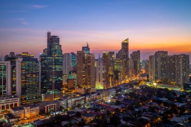 Manila, Filipinler Makati silueti