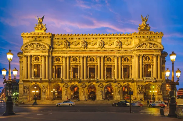 Palais Garnier'e, Opera Paris gece görünümü