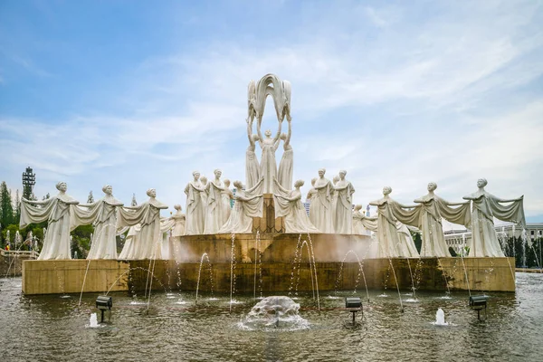 朝鲜平壤曼苏达喷泉公园 — 图库照片