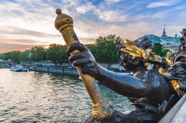 Iii. Alexander köprüsü, Seine Nehri, Paris, Fransa