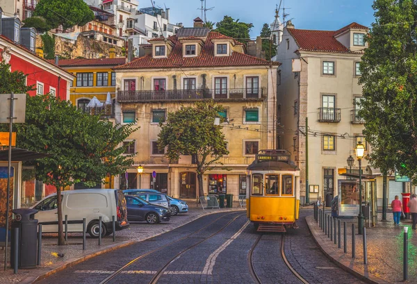 Tramway Lisbonne Près Miradouro Santa Luzia — Photo