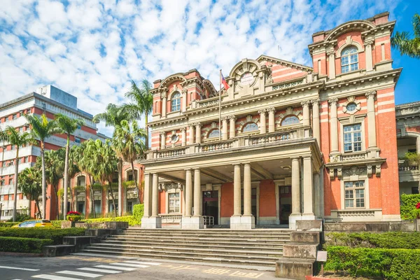 台北の台湾大学病院ビル — ストック写真