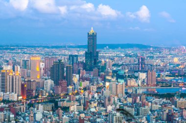 kaohsiung şehrinin gece manzarası, tayvan