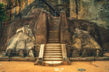Sri Lanka 'daki Sigirya aslan pençesi cephesi
