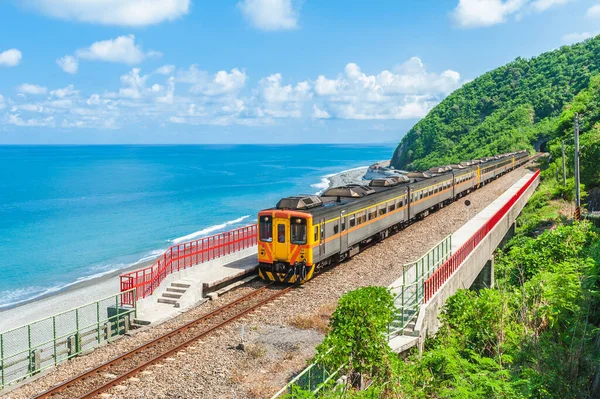Trein Nadert Het Duoliang Station Taitung — Stockfoto
