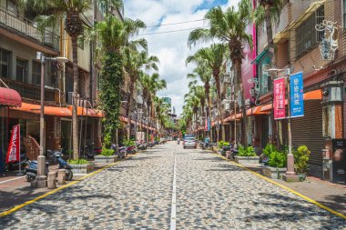 1 Temmuz 2020: Yingge eski sokağı, nam-ı diğer Çömlekçilik Sokağı veya Seramik Sokağı, Tayvan 'ın New Taipei şehrindeki Yingge kasabası, 200 yıllık çömlekçilik tarihi ile ünlüdür..