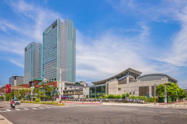 19 Ağustos 2020: Tayvan 'ın Taipei şehrinde bulunan Nangang İstasyonu, bir tren ve metro istasyonu Tayvan Yüksek Hız Treni, Tayvan Demiryolları İdaresi ve Taipei Metro İdaresi tarafından hizmet vermektedir..