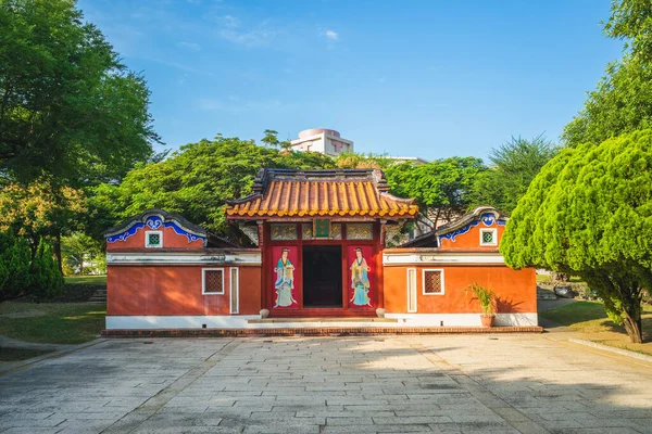 台南にある5つの側室のお寺 中国語の文章の翻訳は5つの側室神殿です — ストック写真