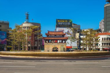 15 Ekim 2020, Yinhsi Doğu Kapısı. 1827 yılında Tayvan 'ın Hsinchu şehrinde inşa edilen eski Zhuqian şehrinin doğu kapısıydı. Yinhsi kapısı Hsinchu 'nun en önemli simgesi ve sembolüdür..