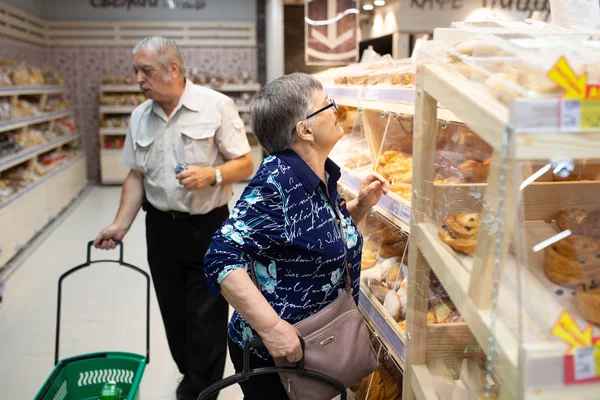 Süpermarkette ekmek satışı