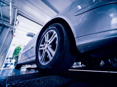 Otomotiv süspansiyon test ve test rulo oto tamir servisi olarak fren