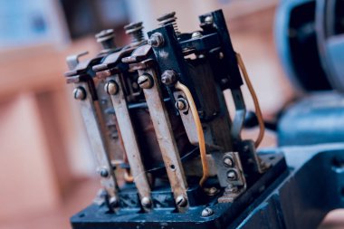 Retro elektrik donatımı. Elektrik kablo ve elektrik tesisatı. Arka plan