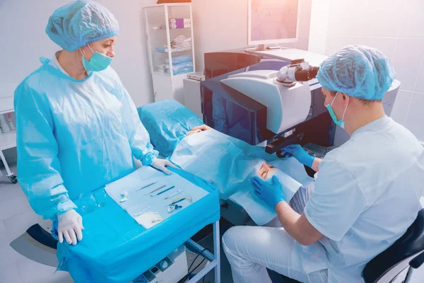 Patient Team Surgeons Operating Room Ophthalmic Surgery — Stock Photo, Image