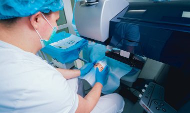 hasta ve cerrah ameliyathane oftalmik ameliyat sırasında oluşan