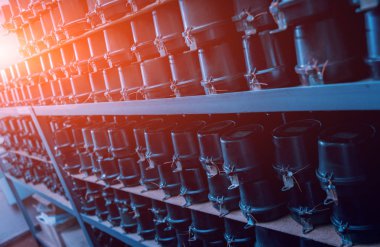 Elektrik donatımı. Elektrik kablo ve crimper. Elektrik sayacı. Arka plan