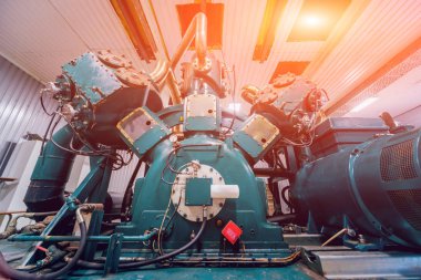 Fabrika, radyatör ve yakıt filtre sistemi bekleme dizel jeneratör