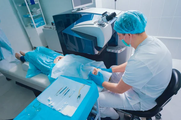 Patient Team Surgeons Operating Room Ophthalmic Surgery — Stock Photo, Image