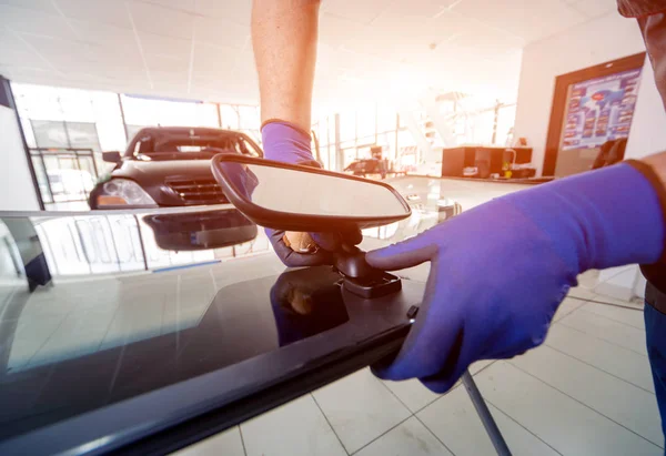 Automobile Special Workers Replacing Windscreen Car Auto Service Station Garage — Stock Photo, Image