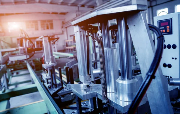 Fabriek Voor Aluminium Pvc Ramen Deuren Productie Details Industriële Apparatuur — Stockfoto