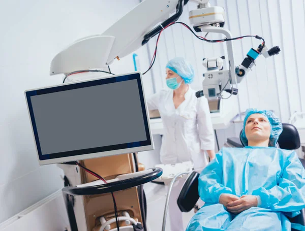 Patient Surgeon Operating Room Ophthalmic Surgery — Stock Photo, Image