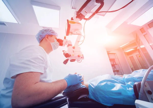 Patient Surgeon Operating Room Ophthalmic Surgery — Stock Photo, Image