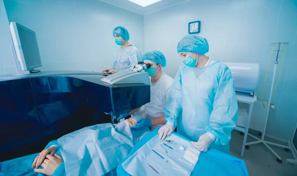 Patient Team Surgeons Operating Room Ophthalmic Surgery — Stock Photo, Image