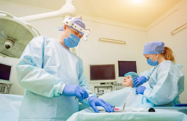 Эндоскопическая Синусовая Хирургия Лазерное Испарение Носовой Раковины Современное Медицинское Оборудование — стоковое фото
