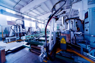 Alüminyum ve Pvc Pencere ve kapı üretimi için fabrika. Ayrıntılar Endüstri/sanayii donatımı. Arka plan