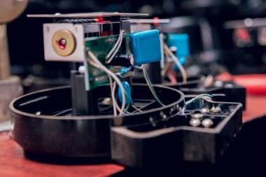 Elektrik ölçerler kontrol elektrikçi işçi. Elektrik donatımı. Arka plan