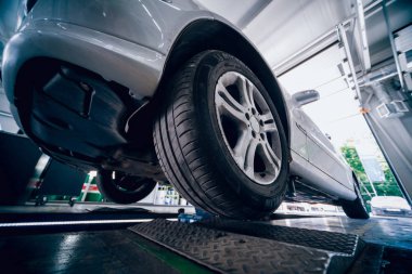 Otomotiv süspansiyon test ve test rulo oto tamir servisi olarak fren