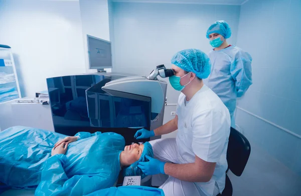 Patient Team Surgeons Operating Room Ophthalmic Surgery — Stock Photo, Image