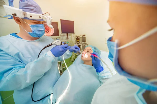 Cirugía Endoscópica Sinusal Vaporización Láser Concha Nasal Equipos Médicos Modernos —  Fotos de Stock