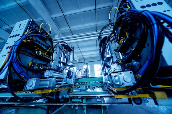 Alüminyum ve Pvc Pencere ve kapı üretimi için fabrika. Ayrıntılar Endüstri/sanayii donatımı. Arka plan