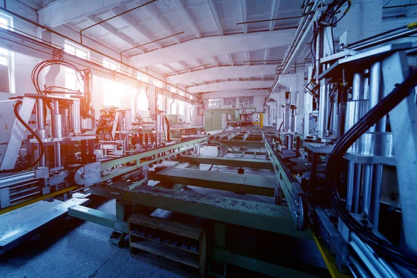 Alüminyum ve Pvc Pencere ve kapı üretimi için fabrika. Ayrıntılar Endüstri/sanayii donatımı. Arka plan