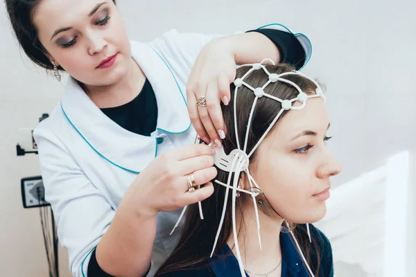 Médecin Patient Avec Électrode Encéphalographie Électroencéphalogramme Eeg — Photo