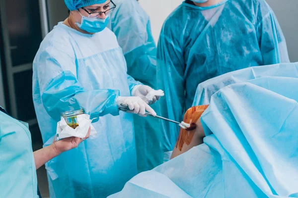 Artroskopická Operace Ortopedičtí Chirurgové Týmové Práci Operačním Sále Moderními Artroskopickými — Stock fotografie